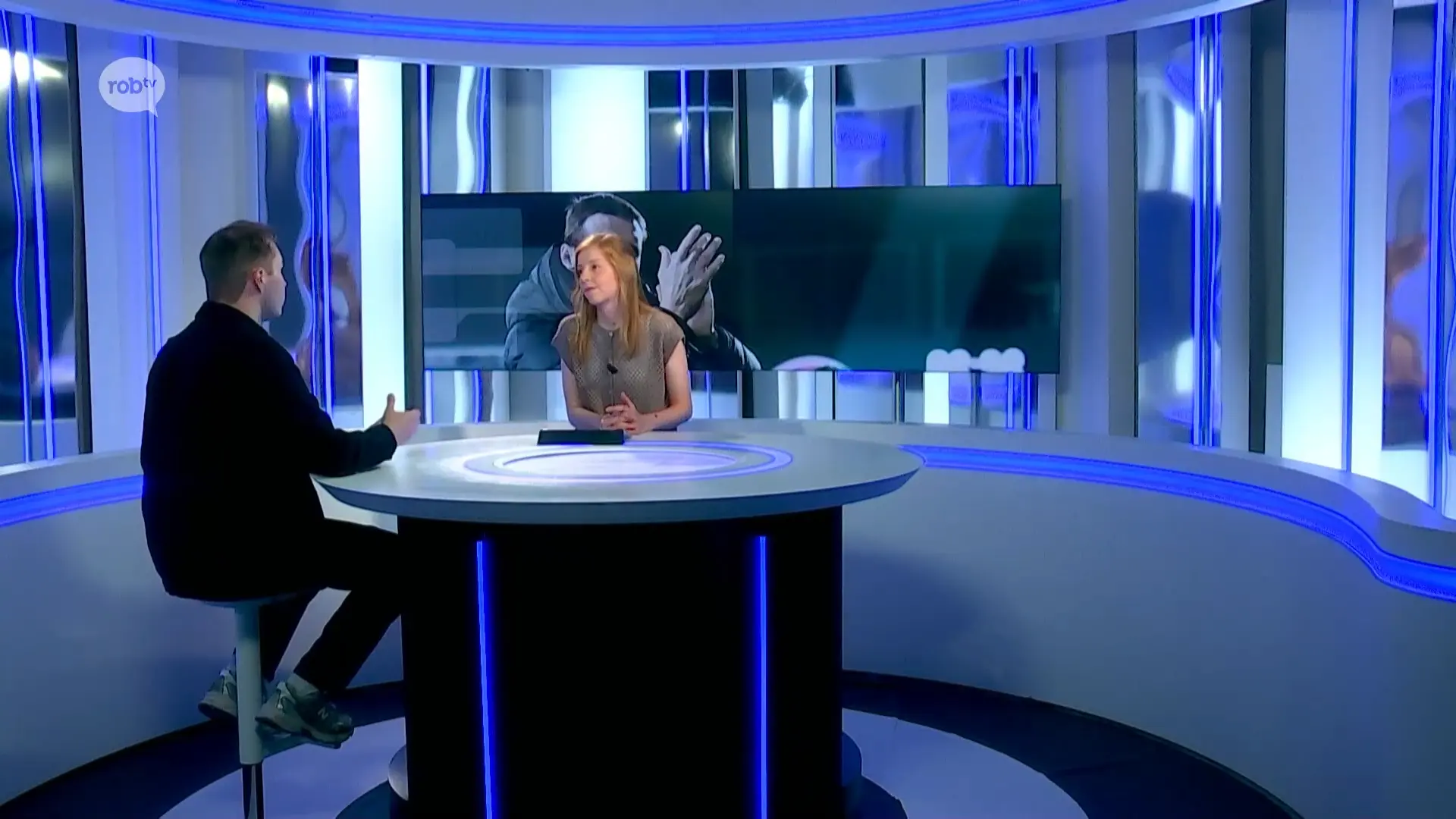 Hoofdafbeelding voor artikel Studiogesprek: "Simons is…