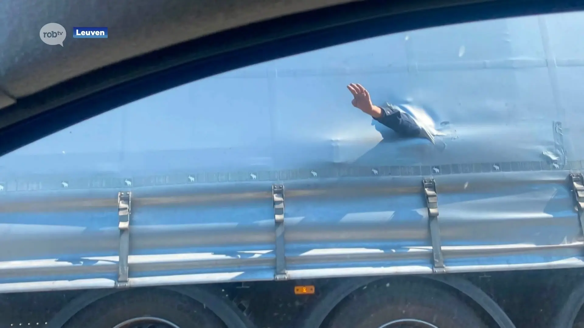Hoofdafbeelding voor artikel Straffe beelden op autosnelweg:…