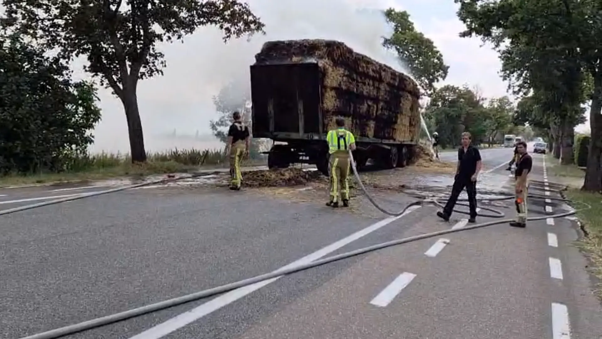 Hoofdafbeelding voor artikel Hooiwagen vat vuur op Tiensesteenweg…