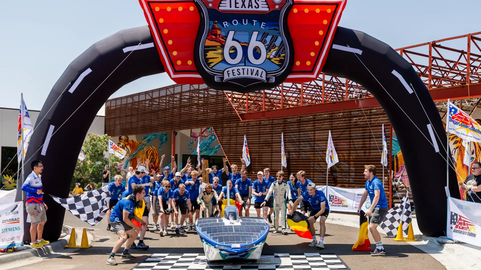 Hoofdafbeelding voor artikel Innoptus Solar Team wint de…