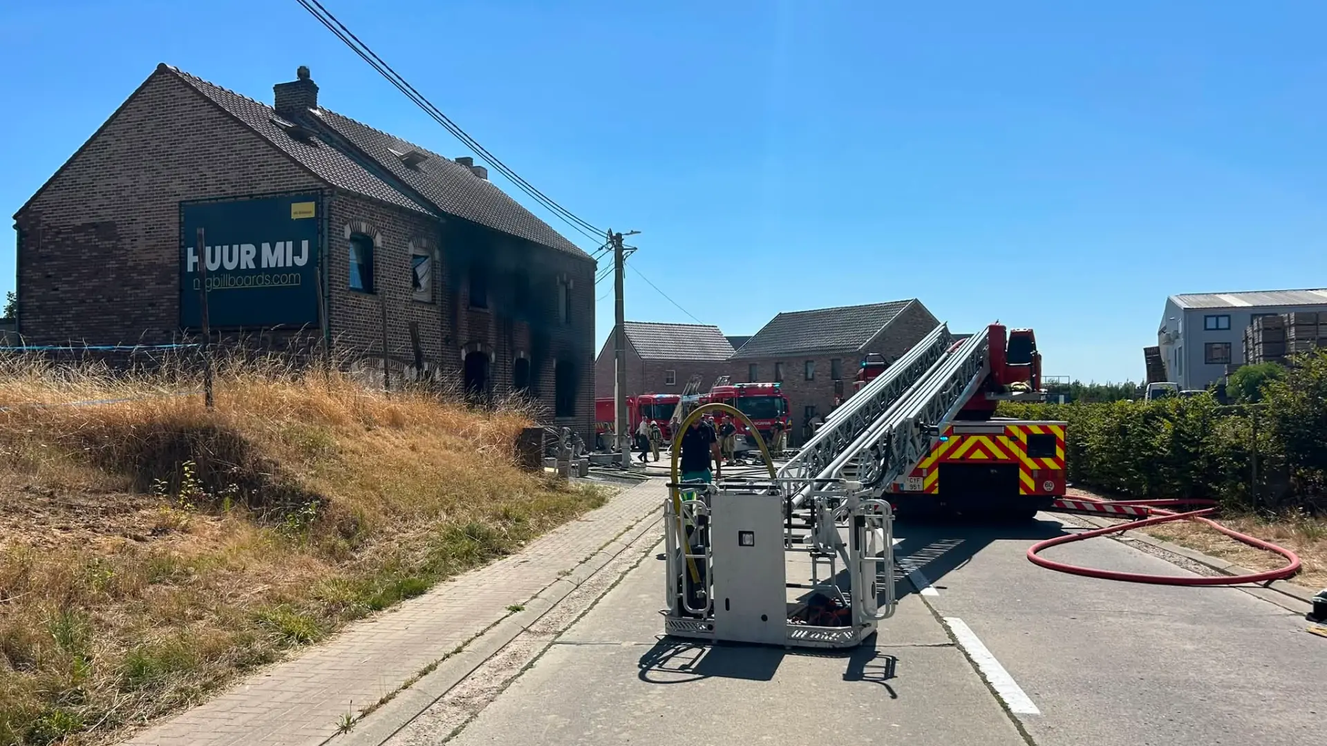 Hoofdafbeelding voor artikel Woningbrand vernielt tweewoonst…