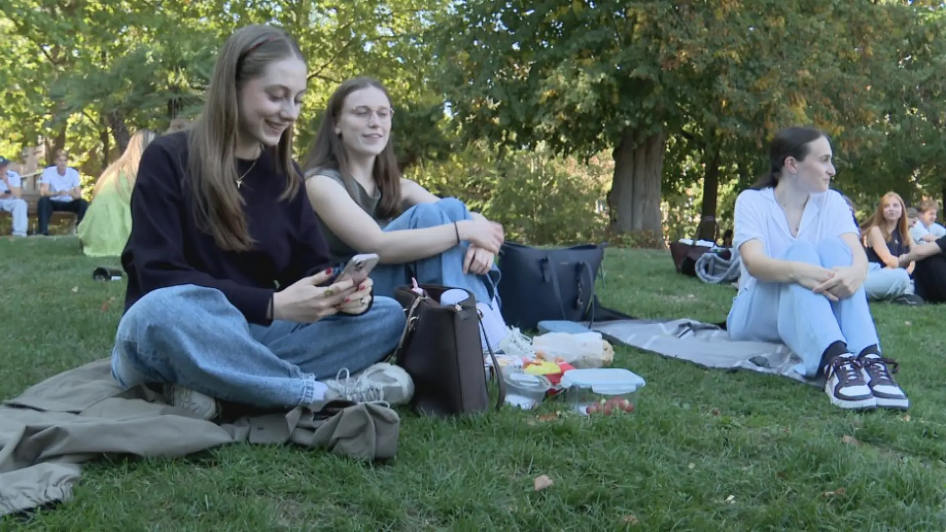 Hoofdafbeelding voor artikel Studenten genieten van de…