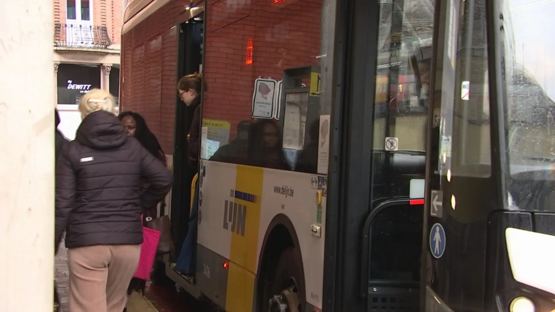 Hoofdafbeelding voor artikel Opnieuw helft van bussen rijdt…