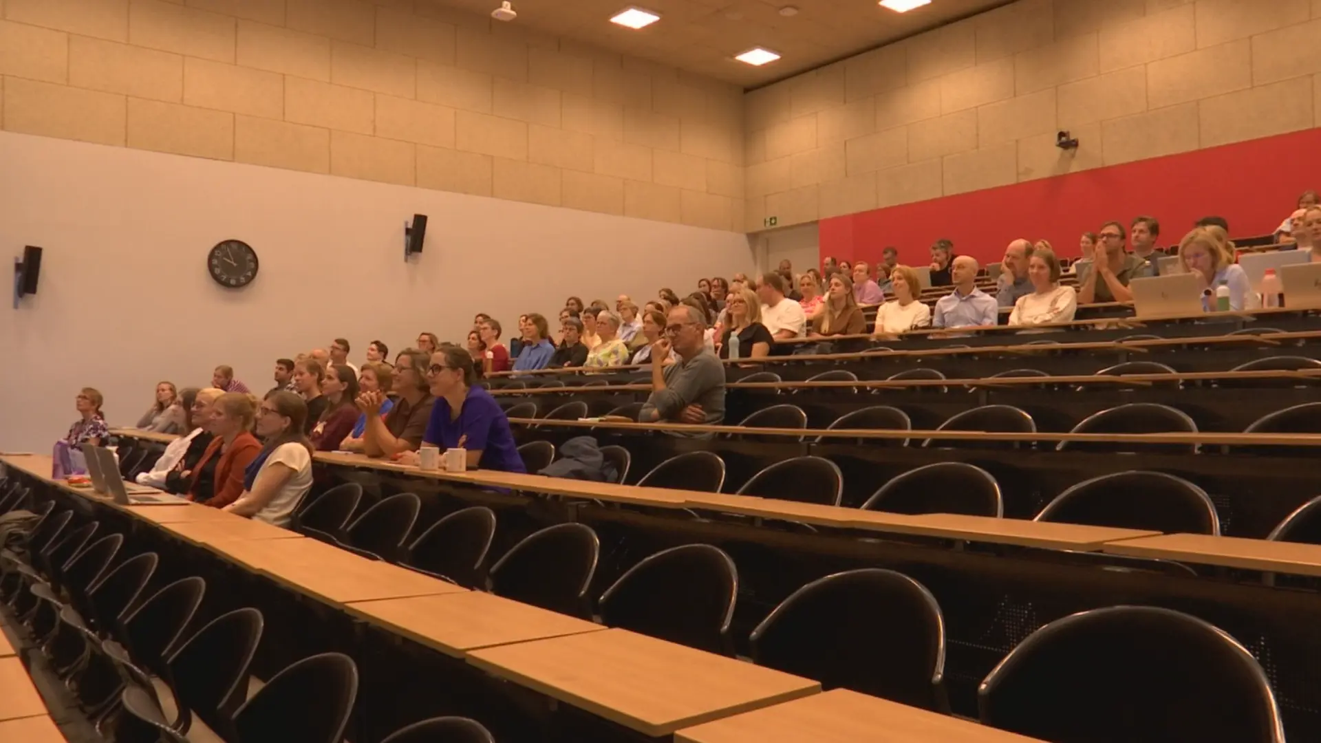 Hoofdafbeelding voor artikel 34 professionals starten aan…