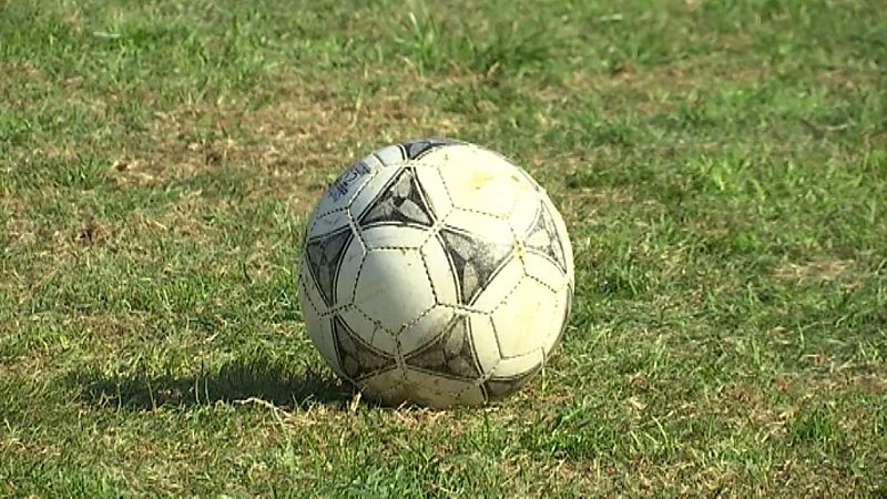 Topzwemmers spelen voetbaltornooi in Leuven