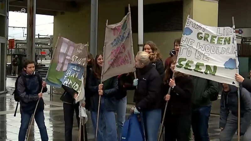 500 Leuvense leerlingen trekken naar Brussel voor klimaatmars tijdens schooluren