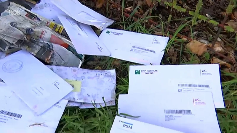 Landbouwer vindt gedumpte brieven van oktober 2018 achter struik in Linter