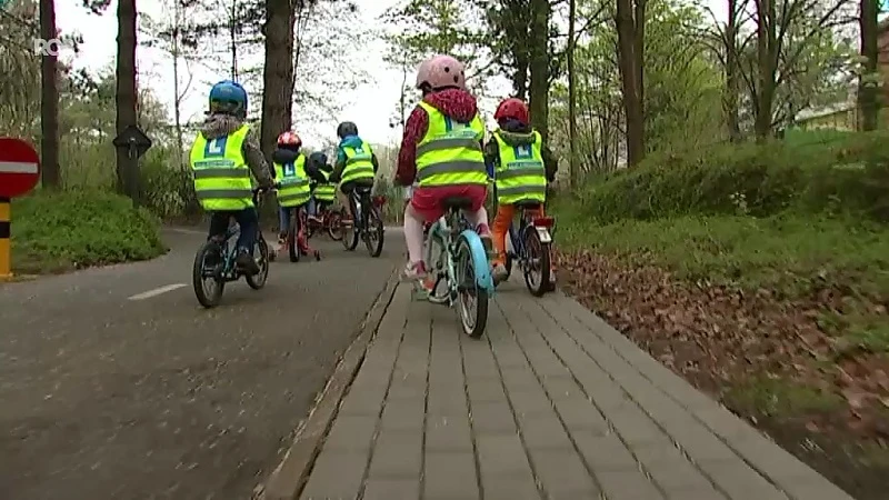 Voorrang van rechts, een gebodsbord of haaientanden: kinderen volgen verkeerslessen in Leuven