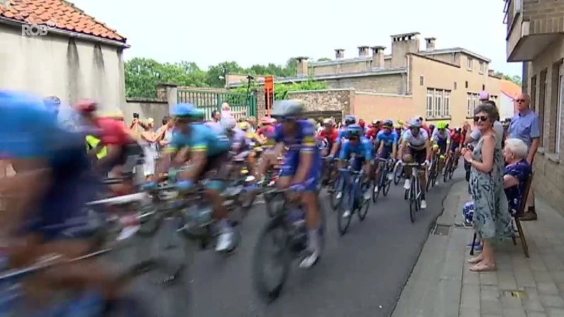 Peloton Tour de France doorkuist Tervuren tijdens 1ste rit