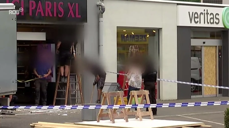 Ramkraak op parfumerie aan Gouden Kruispunt in Tielt-Winge, daders blokkeren wegen met winkelkarren