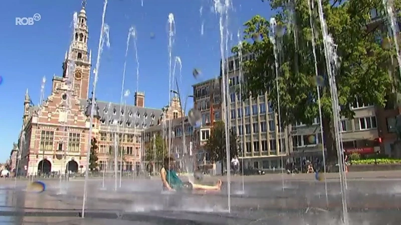 Jong en oud zoekt verkoeling bij speelfonteintje Herbert Hooverplein in Leuven