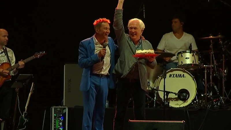 Leive Vloms eert Paul Severs en viert de 59ste verjaardag van Bart Kaëll
