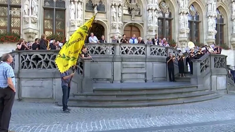 Fanfare opent feestelijk Septemberkermis van Leuven op Grote Markt