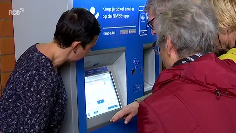 NMBS toont treinreizigers in Diest hoe ticketautomaat werkt: "Ik had er geen flauw benul van"