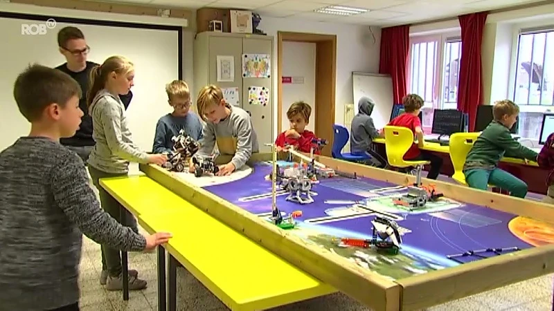 Kinderen leven zich tijdens herfstvakantie uit met robots, drones en chemische experimenten