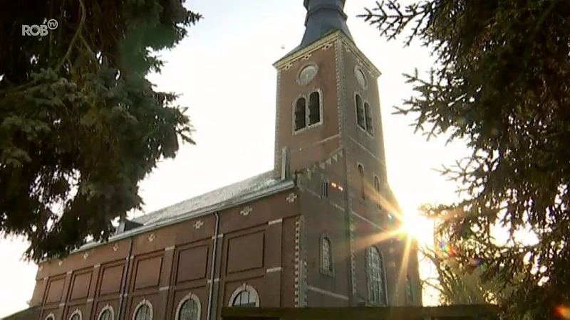 Beschermde Sint Servatiuskerk Kersbeek tijdelijk dicht: "Het is er niet veilig"