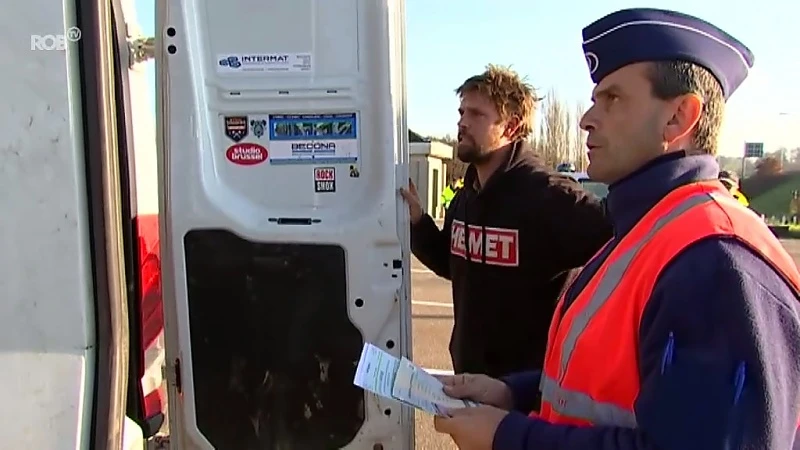 Politie voert samen met andere diensten grootschalige controle uit op arbeidsvoertuigen in Bekkevoort