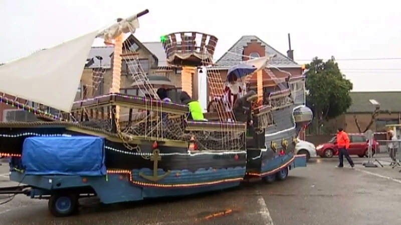 Laatste stop van Sinterklaas voor hij weer naar Spanje vaart: De Regenboog in Linter!