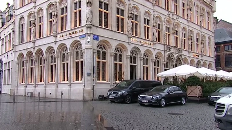 Ook de sultan mag niet op de Grote Markt parkeren of toch niet met al zijn auto's