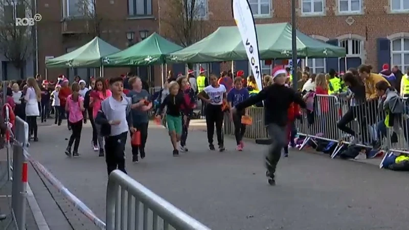 Meer dan 1100 kinderen lopen de longen uit hun lijf op Kerstloop in Herent