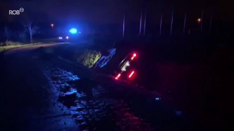 Auto in gracht Wijgmaalbroek