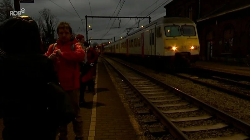 Treinverkeer tussen Leuven en Mechelen draait in de soep door defecte trein in station Wijgmaal