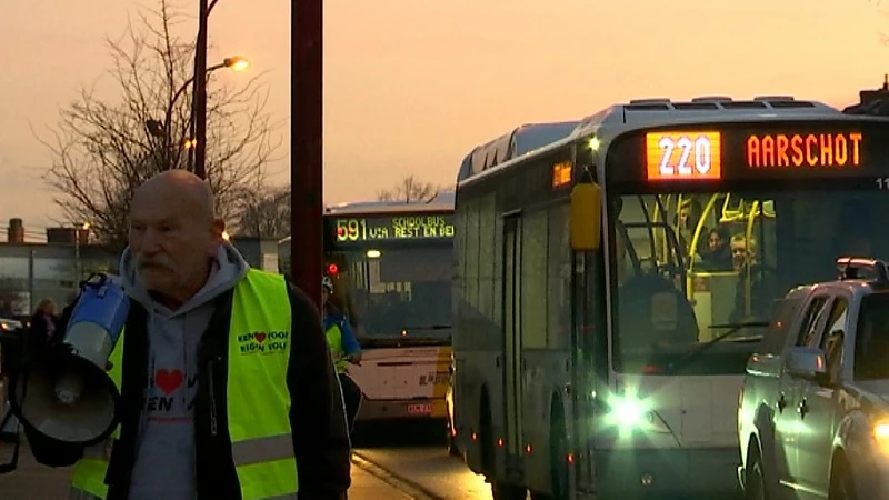 Extreem-rechtse actiegroep protesteert tegen uitstap SIBA in Aarschot naar moskee