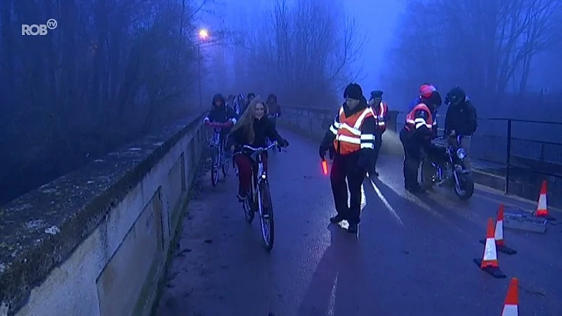 Politie Diest controleert verlichting 250 (brom)fietsers: 17 overtreders krijgen verkeersles of boete
