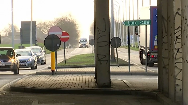 22 transmigranten ontdekt aan snelwegparkings in Boutersem en Landen