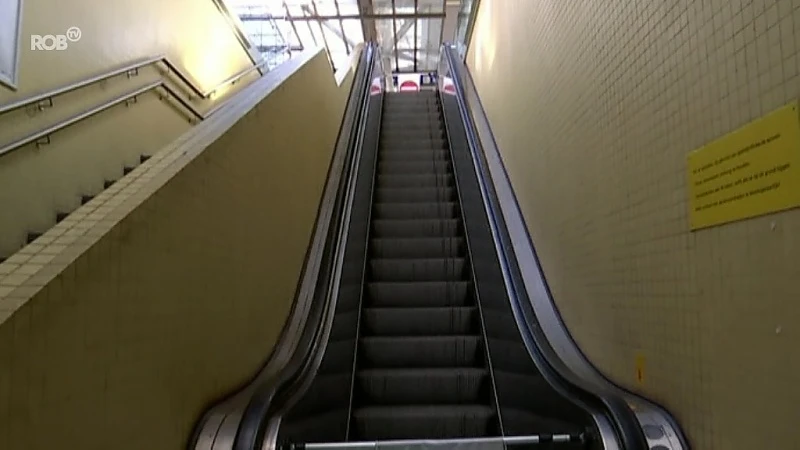 Roltrappen in station Leuven doen het weer
