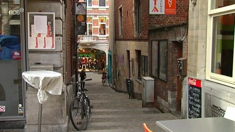 Leuvense cafébaas opent zaak voor 4 klanten: politie stelt pv op