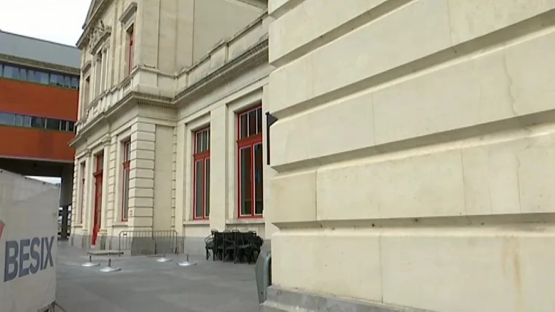 Stationsgebouw Leuven wordt volledig ontsmet nadat iemand hoestbui kreeg
