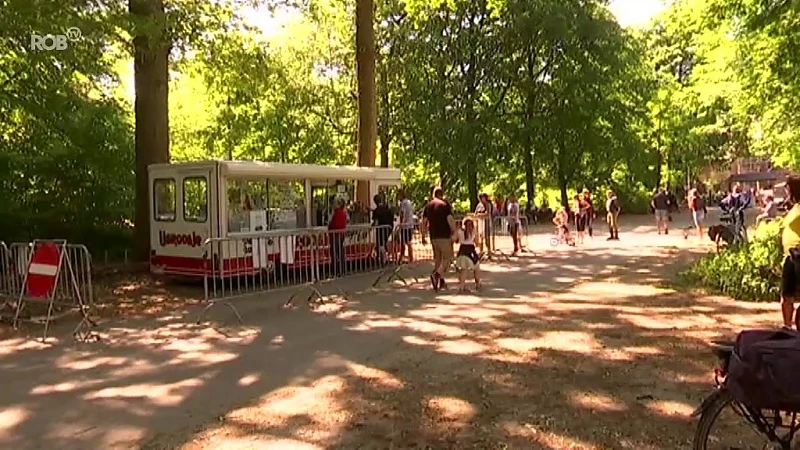 De stad Scherpenheuvel-Zichem gaat de ijskraampjes in de lekdreef verder uit elkaar zetten