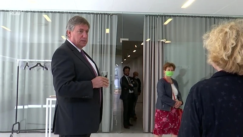 Museum M in Leuven weer open, minister Jambon komt op bezoek: "Dit is een eerste stap voor de cultuursector"