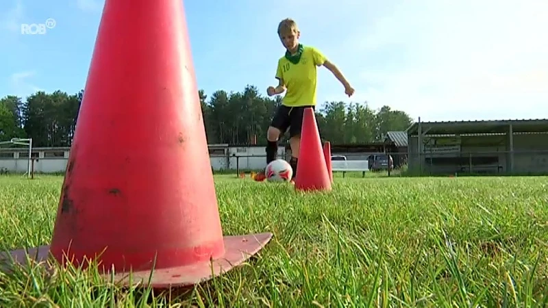 Jeugdspelertjes staan weer op het veld: "Papa, papa, straks is het training!"