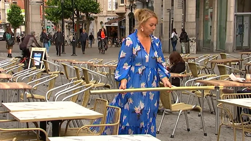 Bij Bar Louis in Leuven is het personeel vanmorgen al vroeg in de weer