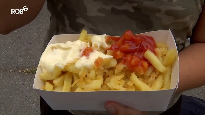 Mobiel frietkraam trekt door Leuven: "Iedereen verdient een frietje in deze moeilijke tijden"