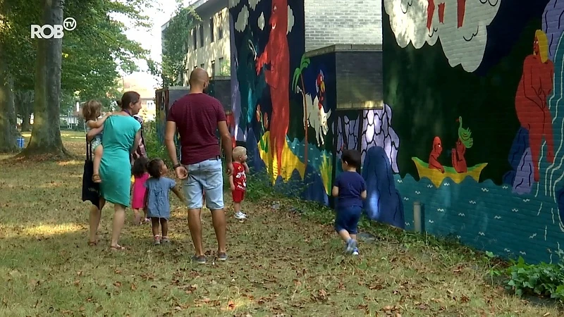 Kunstwerk van maar liefst 50 meter te bewonderen in park Heuvelhof in Kessel-Lo