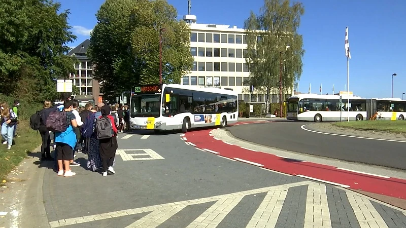 De Lijn zet vanaf maandag 47 extra bussen in