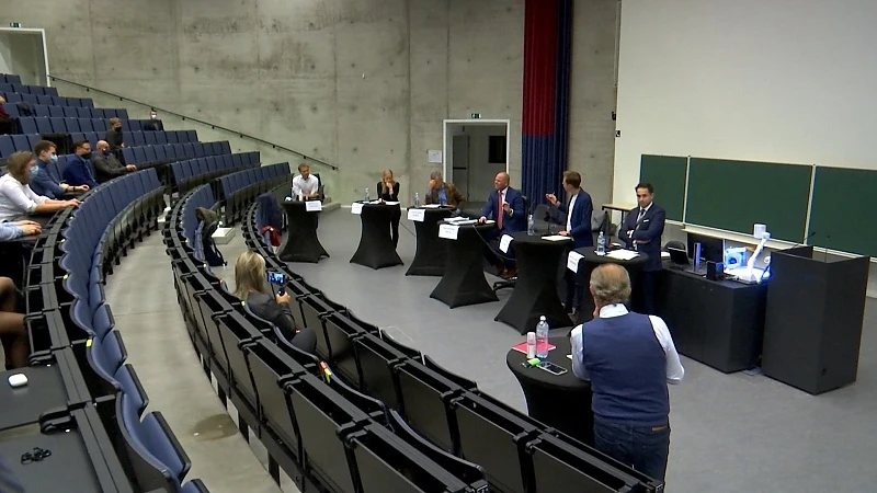 Pittig openingsdebat bij LVSV Leuven met onder meer Lachaert, Francken, Van Grieken en Coens