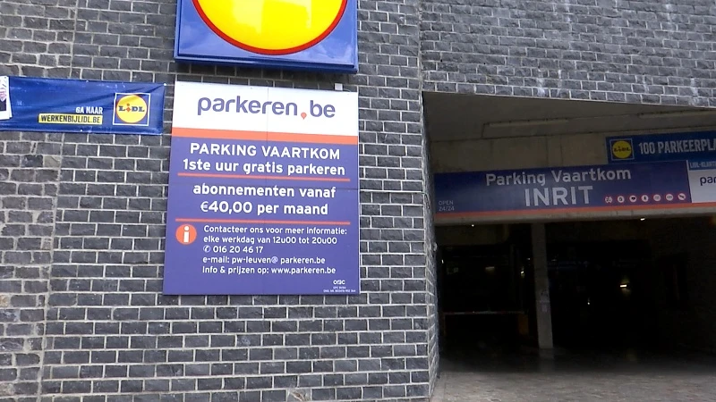 Politie betrapt 27 studenten die feestje houden in parking Vaartkom in Leuven