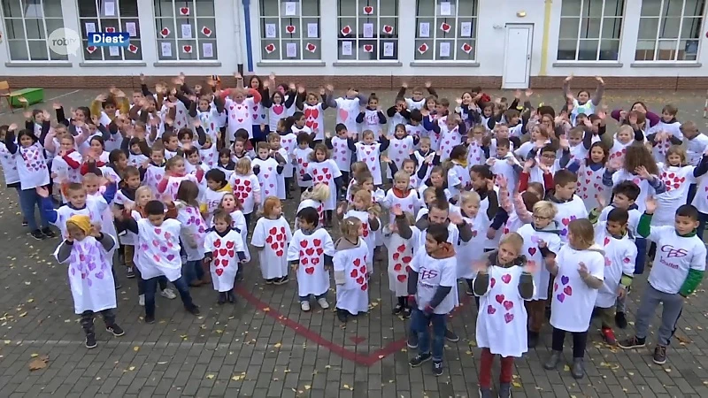 Leerlingen GBS Schaffen met hartverwarmende boodschap voor grootouders: "Alleen maar vreugde op je pad"