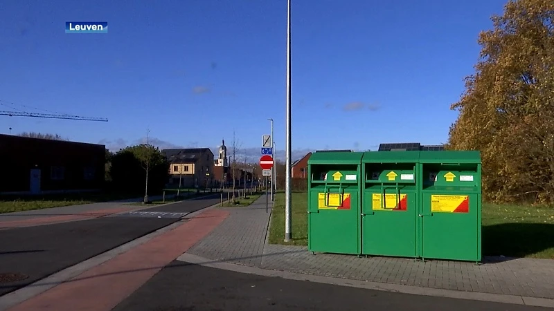 Leuven legt wildgroei kledingcontainers aan banden