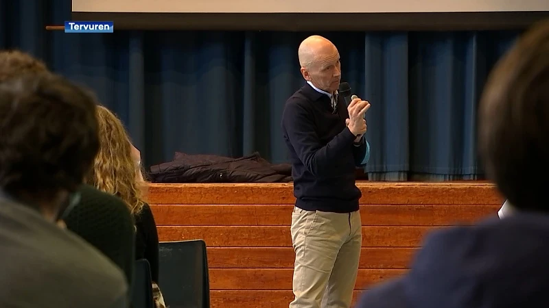 CEO van pralinefabrikant Neuhaus, Ignace Van Doorselaere, kruipt voor de klas in Tervuren