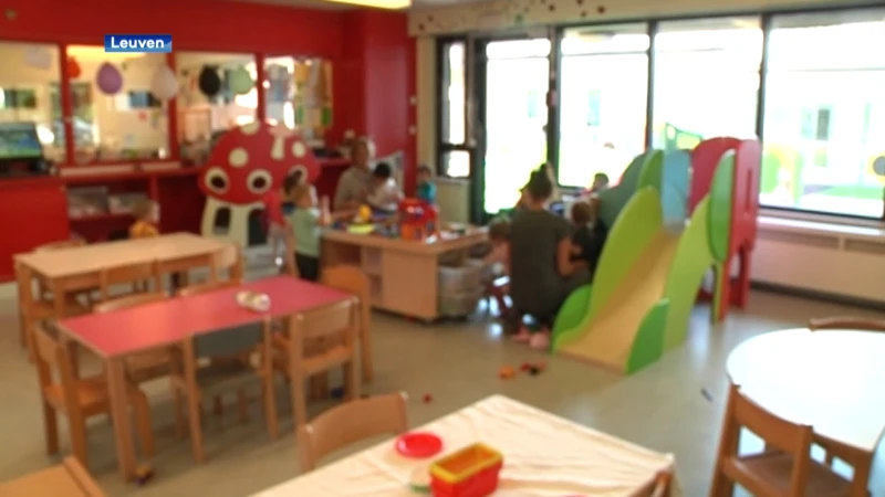 Meer dan 2.000 Leuvense kinderen en jongeren uit kwetsbare gezinnen krijgen een cadeaubon ter waarde van 50 euro