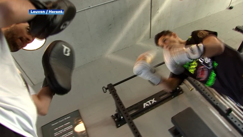 Leuvenaar Hicham Moujtahid pakt 3de wereldtitel in kickboksen: "Deze titel plaats ik op nummer 1"