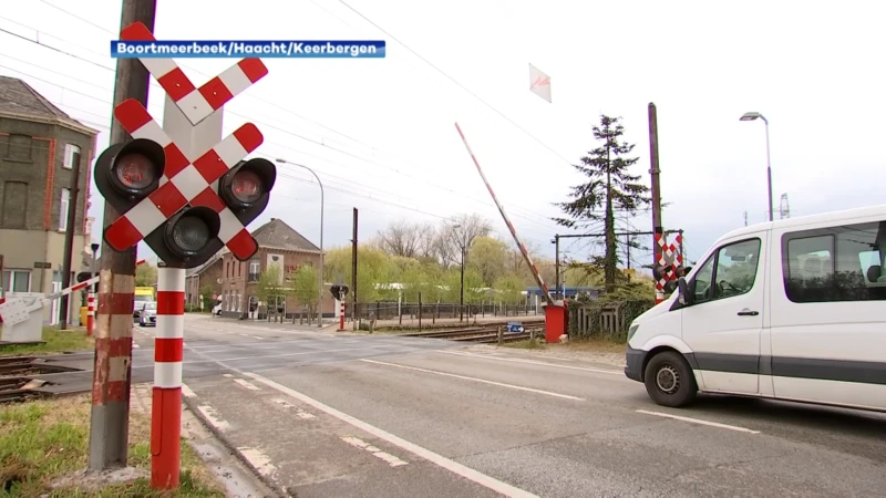 Politie BHK gaat extra controleren aan spoorwegen: "Nog te veel overtredingen bij fietsers en voetgangers"