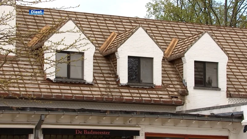 Afbraakwerken van taverne de Badmeester aan de Halve Maan in Diest zijn gestart