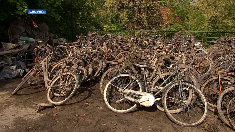Meer dan 120 fietsen, winkelkarretjes en verkeersborden opgevist in de Dijle in Leuven