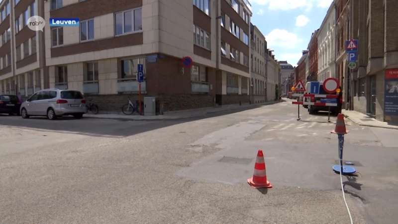 Nieuwe asfaltlaag zorgt voor hinder in de Vaartstraat in Leuven